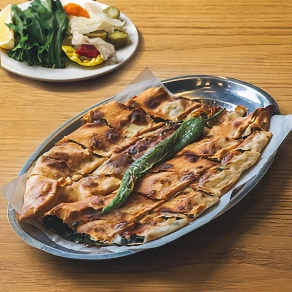 Kapalı Ispanak Peynirli Pide